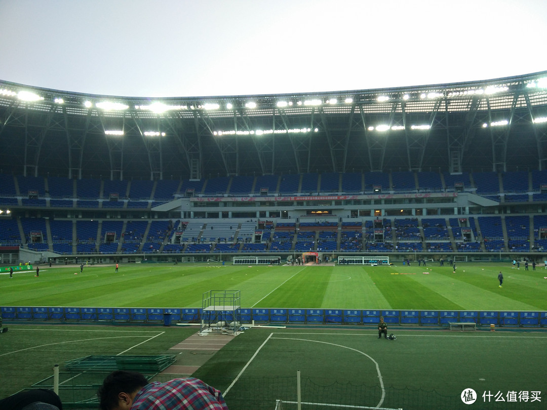 通讯：贵州“村超”球场上超5万人观看