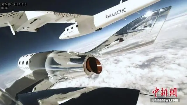 维珍银河太空飞机完成首次商业太空飞行（高清组图）
