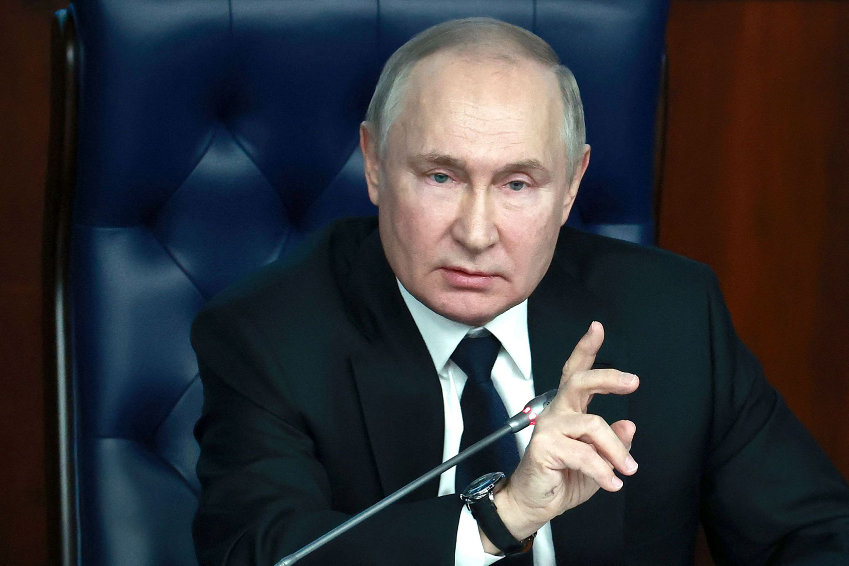 俄总统新闻秘书:普京未说明白发具体指代何人