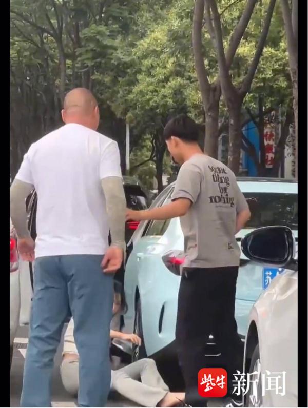 南京街头打斗视频引热议司机打伤前车司机被刑拘