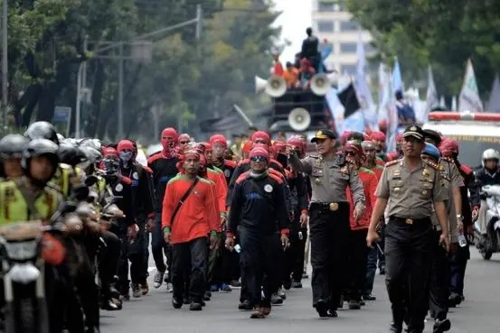 印尼35万劳工撤侨计划引发了广泛关注