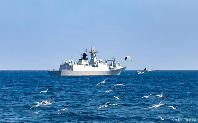 军报:中国派遣军舰拯救自己领土之外的公民安全